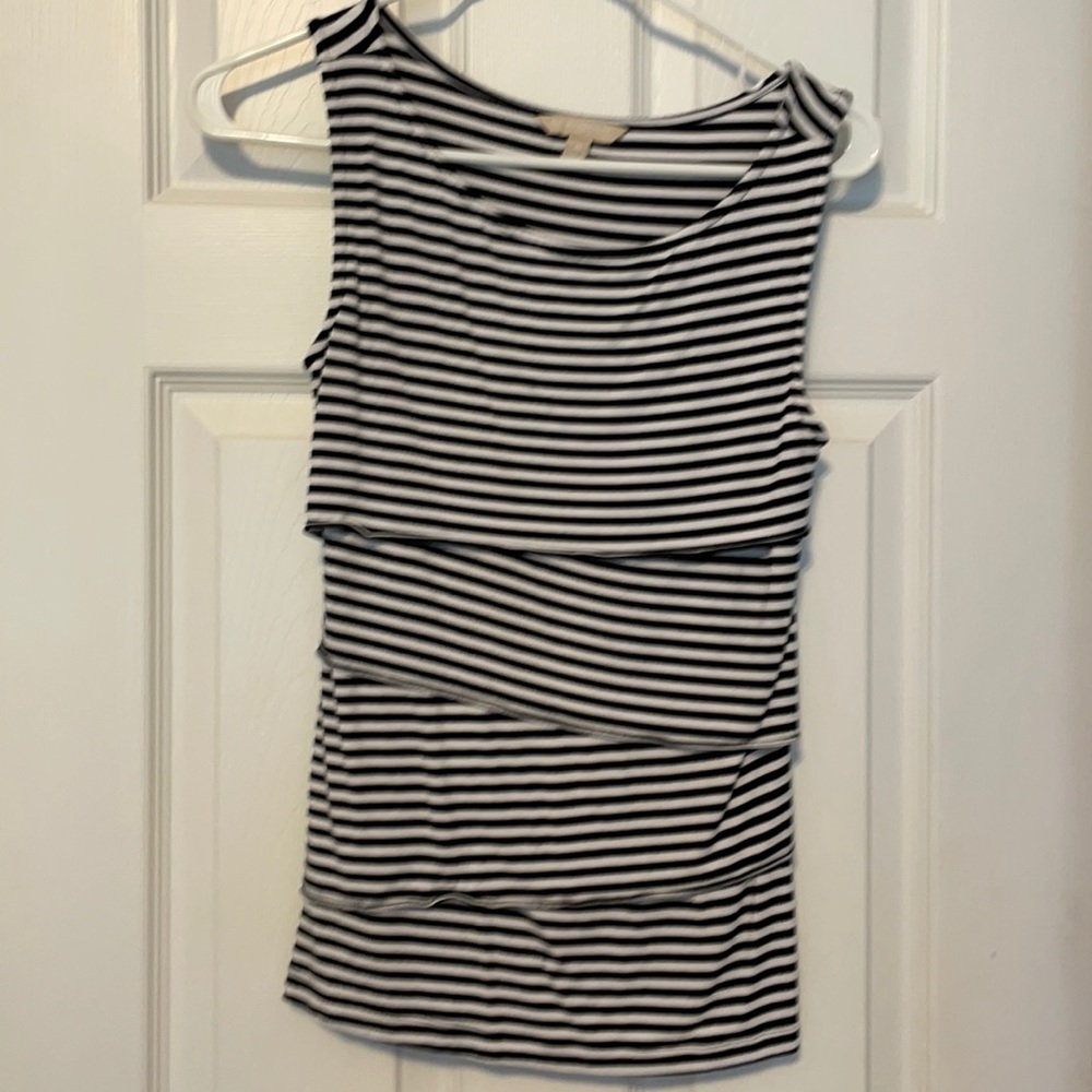 Banana Republic pleated stretch tanks . Medium